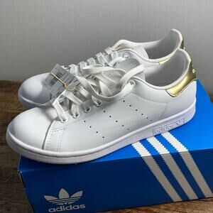 Adidas‎ Stan Smith sneakers in a white and gold metallic NIB 7.5